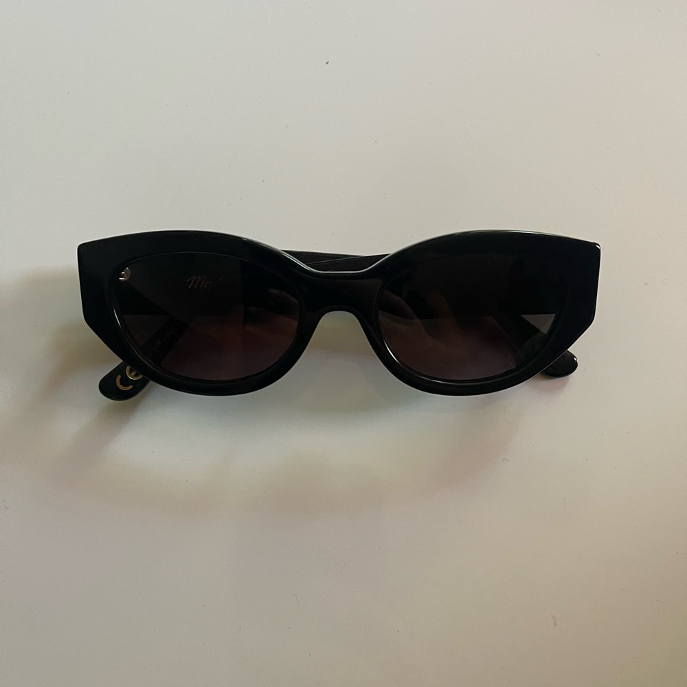 Black madewell sunglasses. EUC barely worn